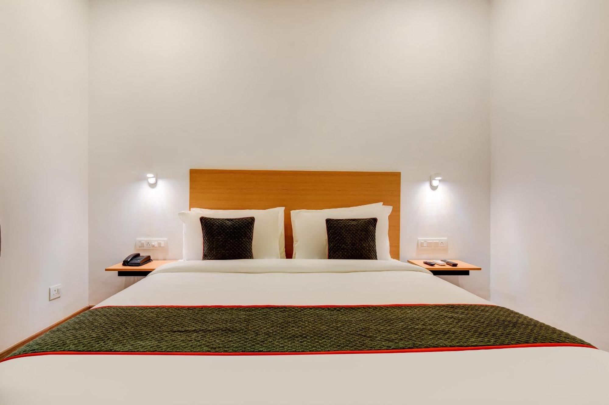 Townhouse 207 Hotel Downtown My Stay Джайпур Екстериор снимка